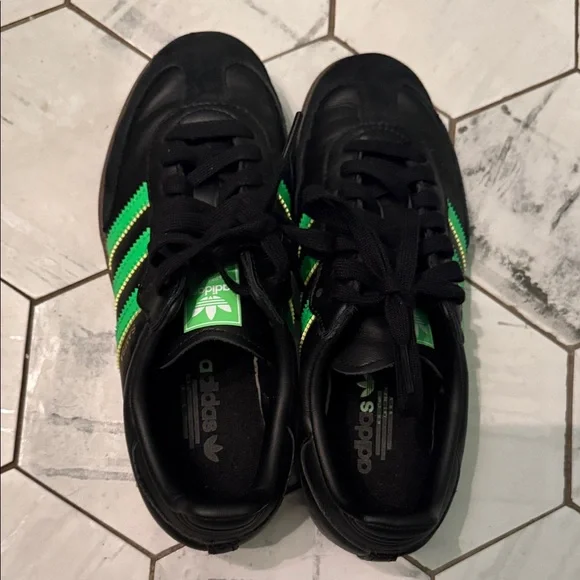 adidas gazelle silver green womens Adidas Sambas (Men's 8.5 Women's 9) – The Thrifty Hippy main image 1